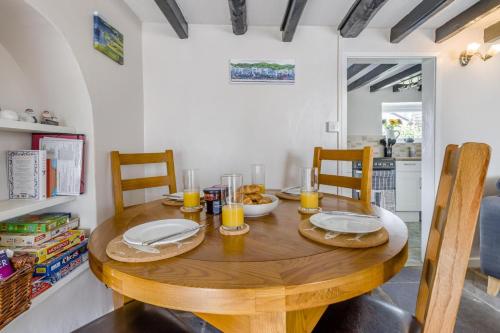 Kuchyň nebo kuchyňský kout v ubytování 2 Bed in Llanon oc-e32781