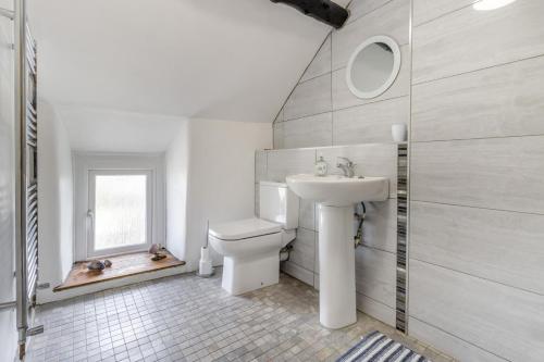 Koupelna v ubytování 2 Bed in Llanon oc-e32781
