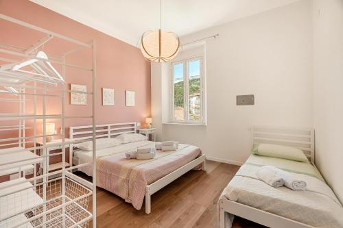 Una cama o camas en una habitación de La Casa Accanto