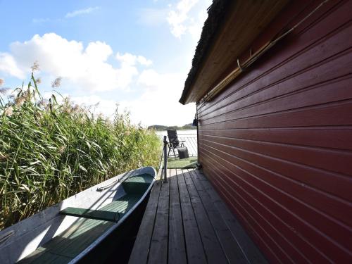 シュテルンベルクにあるStriking Holiday Home in Sternberg with Jettyのギャラリーの写真