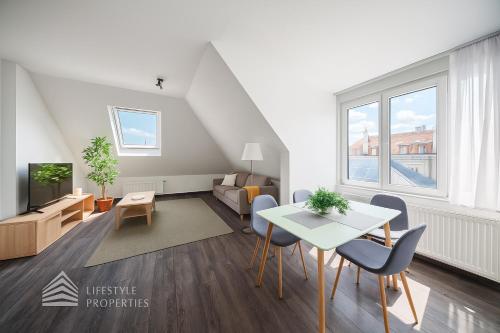 Quiet city oasis for up to 5 guests