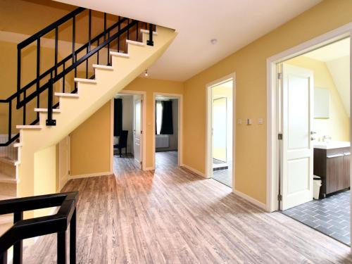 Φωτογραφία από το άλμπουμ του Stylish holiday home in Hastière with terrace σε Les Journeux