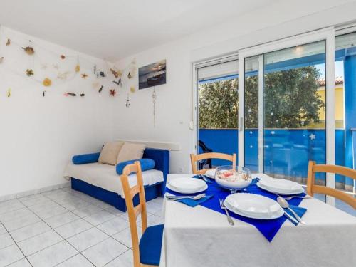 Seaside Apartment in Mandre with Barbecue