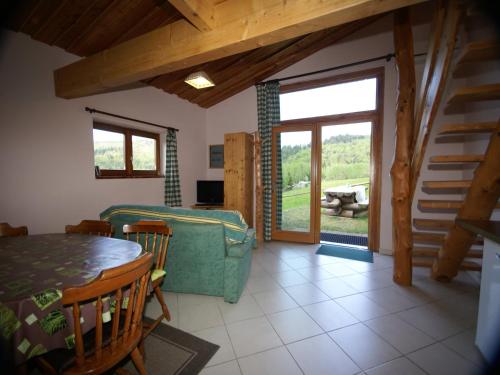 Ruang duduk di Holiday Home in Walscheid near Forest & Lakes