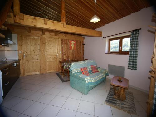 Kuchyň nebo kuchyňský kout v ubytování Holiday Home in Walscheid near Forest & Lakes