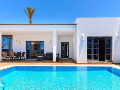Beautiful holiday home in Playa Blanca with pool