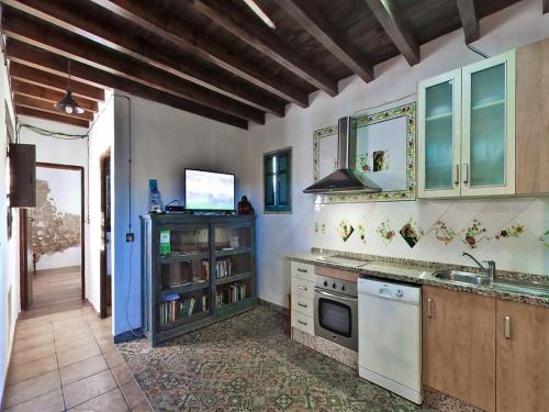 Η κουζίνα ή μικρή κουζίνα στο Beautiful holiday home in Andalusia with heated pool