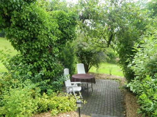Κήπος έξω από το Large detached holiday home in Hesse with private garden and terrace