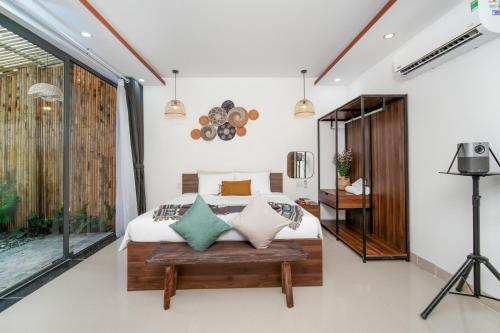 Una cama o camas en una habitación de Rice field view 3BR home with Jacuzzie - Nexflit premium free