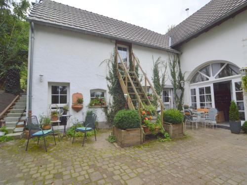 Taman di luar Cozy Apartment in Immerath with Fishing Near