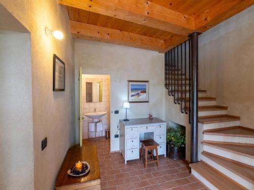 Φωτογραφία από το άλμπουμ του Graceful Holiday Home in Acqualagna with Swimming Pool σε Acqualagna