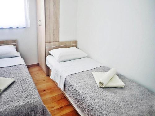Ένα ή περισσότερα κρεβάτια σε δωμάτιο στο Holiday home in Maslenica with pool