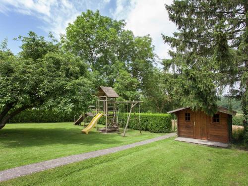 Ο χώρος παιχνιδιού για παιδιά στο Cozy family home in Humain