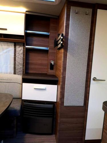 Cozy Caravan in Camping Erlengrund, Bad Hofgastein