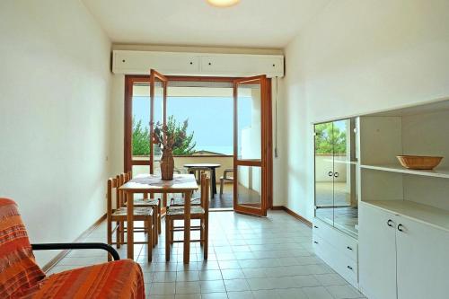 Cucina o angolo cottura di Apartment in Silvi Marina with parking space