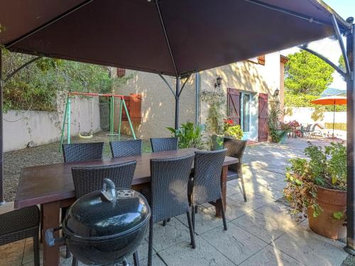 Provencal Holiday Home in Bormes-les-Mimosas with Pool