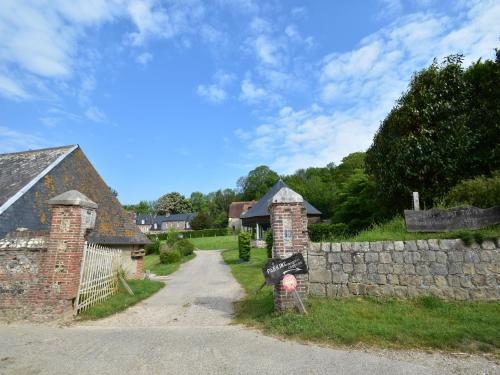 Clientes alojados en Spacious Cottage with Private Garden in Normandy