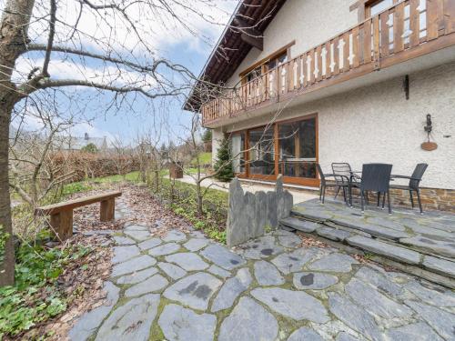 Μπαλκόνι ή βεράντα στο Capacious holiday home in Membre with garden