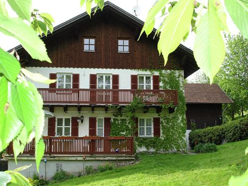 Κήπος έξω από το Comfort apartment with balcony in the beautiful Bavarian Forest