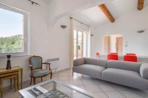 Foto Large Villa With Swimming Pool And Terraces 4