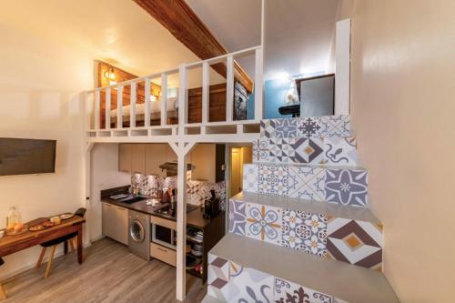 Beautiful listed apartment Le Clos des Arts