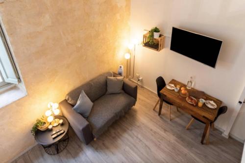 Beautiful listed apartment Le Clos des Arts