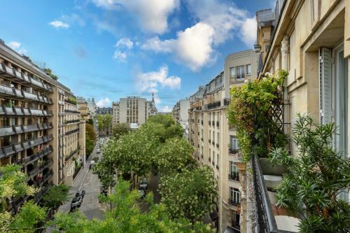 From Paris with a View
