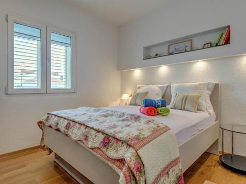 Luxurious Holiday Home in Arbanija with Jacuzzi