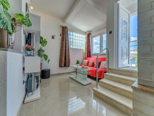 Luxurious Holiday Home in Arbanija with Jacuzzi