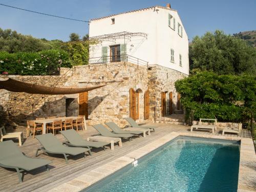 Maison de campagne proche mer avec piscine