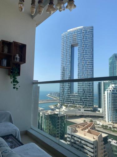 Beautiful Studio Apartment in Dubai Marina