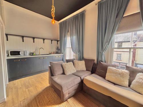 ครัวหรือมุมครัวของ Brecon Town Centre Apartment - Sleeps up to 4 Guests