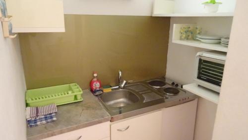 Kjøkken eller kjøkkenkrok på Apartments Eldi