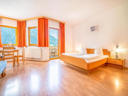 Postel nebo postele na pokoji v ubytování Scenic Apartment in Top Location