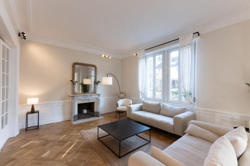 Ruang duduk di Maison Lafayette - COLODGE