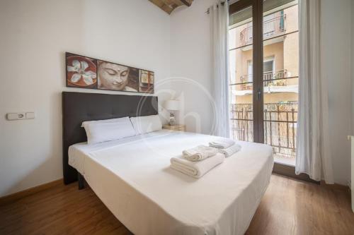 Barcelona Retreat for 3 Near Park Güell