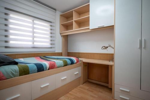 Postel nebo postele na pokoji v ubytování AT156 Pool, Airco, 5 min from the beach