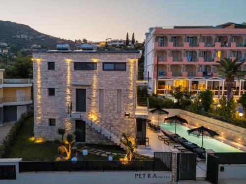 Γενική θέα στο βουνό ή θέα στο βουνό από  αυτό το ξενοδοχείο διαμερισμάτων