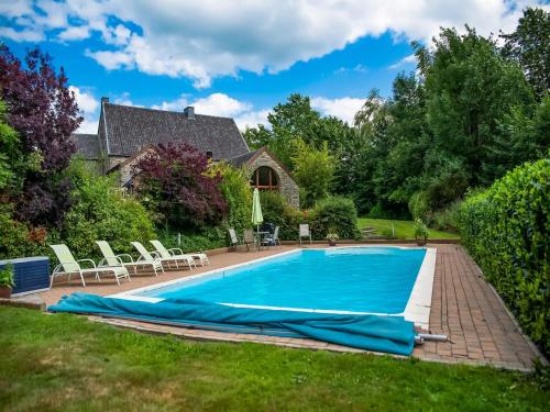 Bazén v ubytování House in Sint Jansrade with Pool nebo v jeho okolí