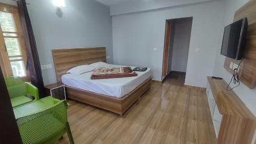 Postel nebo postele na pokoji v ubytování Cedar Point home stay