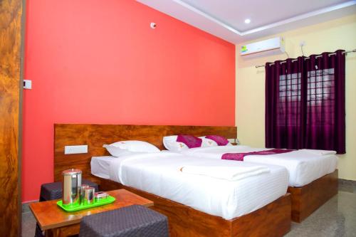 Ένα ή περισσότερα κρεβάτια σε δωμάτιο στο Friends Lodging and Boarding