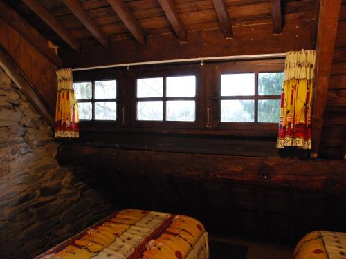 Φωτογραφία από το άλμπουμ του Large hunting lodge with enormous beautiful garden σε Vielsalm