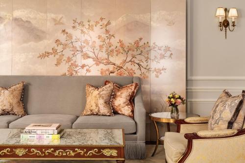 Un lugar para sentarse en Claridge's, Maybourne