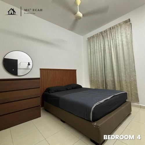 Ένα ή περισσότερα κρεβάτια σε δωμάτιο στο Cozy Stay At Kotasas Kuantan
