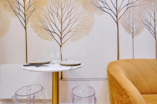 Beautiful studio in small house near Eiffel Tower