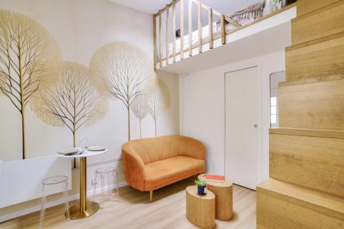 Beautiful studio in small house near Eiffel Tower