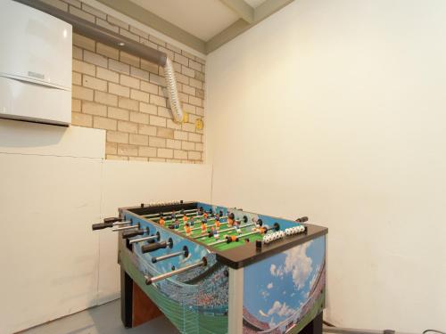 Bilik permainan di Farmhouse in Waskemeer with Large Garden
