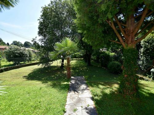 Taman di luar Villa in Mergozzo near Lago di Mergozzo