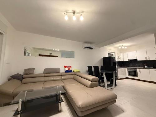 Novi Apartment