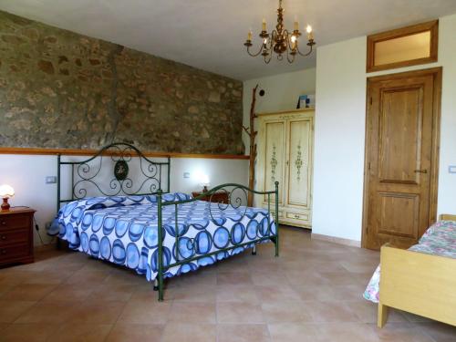 Ένα ή περισσότερα κρεβάτια σε δωμάτιο στο Cottage in Casoli near Ski Slopes